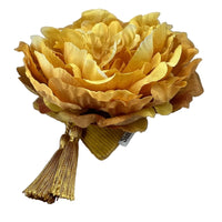 Adorno floral para el hogar: peonía artificial amarilla realista sobre base de terciopelo, con borlas doradas y etiqueta de SimLi Atelier.